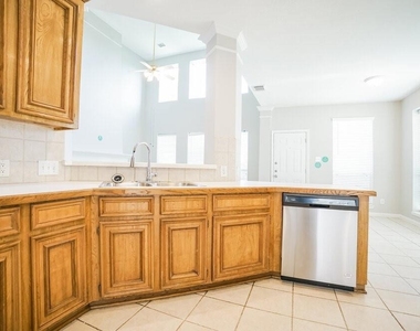11727 Newlands Court - Photo Thumbnail 6