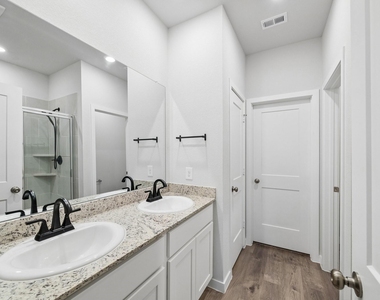 772 Westpointe Drive - Photo Thumbnail 3