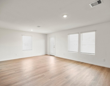 12011 Curlin Drive - Photo Thumbnail 17