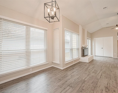 9247 Autumnsong Drive - Photo Thumbnail 13