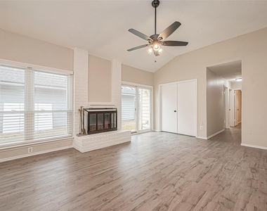 9247 Autumnsong Drive - Photo Thumbnail 9