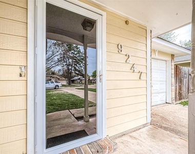 9247 Autumnsong Drive - Photo Thumbnail 3