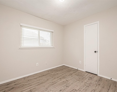 9247 Autumnsong Drive - Photo Thumbnail 23
