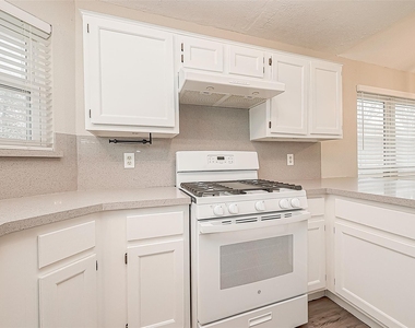 9247 Autumnsong Drive - Photo Thumbnail 19