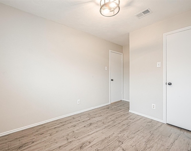 9247 Autumnsong Drive - Photo Thumbnail 27