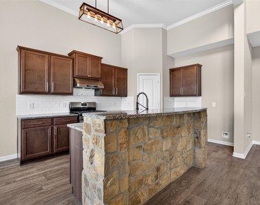 7703 Lehman Road - Photo Thumbnail 10