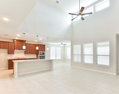 7826 Kenora Way - Photo Thumbnail 8