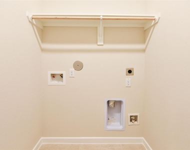 7826 Kenora Way - Photo Thumbnail 39