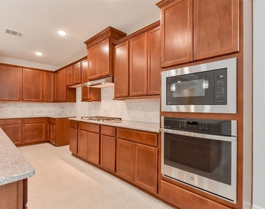 7826 Kenora Way - Photo Thumbnail 12