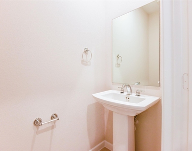 7826 Kenora Way - Photo Thumbnail 38