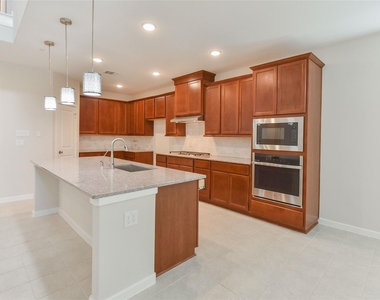 7826 Kenora Way - Photo Thumbnail 11