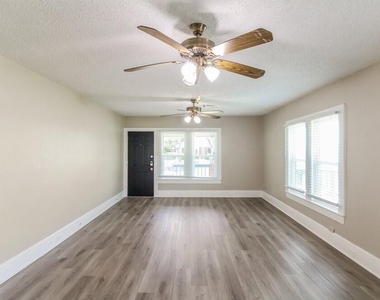 522 12th Avenue - Photo Thumbnail 2