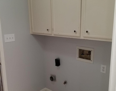 3911 Brightwood Drive - Photo Thumbnail 32