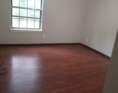 3911 Brightwood Drive - Photo Thumbnail 24