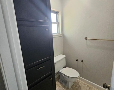 3911 Brightwood Drive - Photo Thumbnail 36