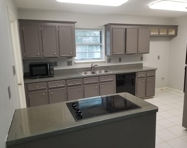 3911 Brightwood Drive - Photo Thumbnail 6