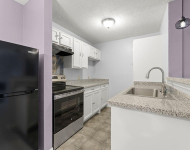 2121 Hepburn Street - Photo Thumbnail 7