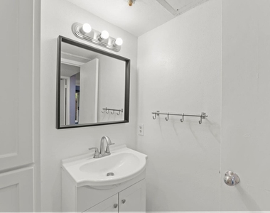2121 Hepburn Street - Photo Thumbnail 17