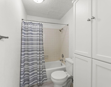 2121 Hepburn Street - Photo Thumbnail 19