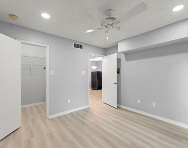 2121 Hepburn Street - Photo Thumbnail 14