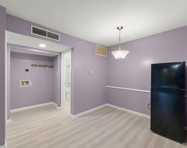 2121 Hepburn Street - Photo Thumbnail 6
