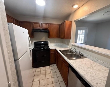 22211 Moss Falls Lane - Photo Thumbnail 4