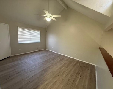 22211 Moss Falls Lane - Photo Thumbnail 7