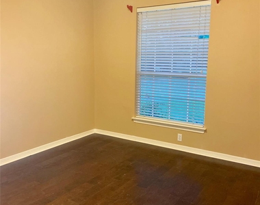 2915 Sycamore Tree Court - Photo Thumbnail 20