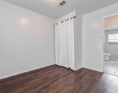 3513 Bloomfield Street - Photo Thumbnail 7