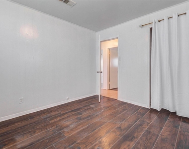 3513 Bloomfield Street - Photo Thumbnail 4