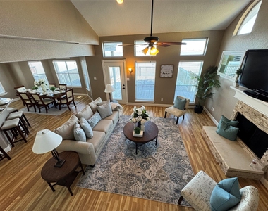 438 Jeanie Lynne Circle - Photo Thumbnail 6