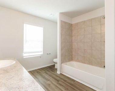 2743 Madison Court - Photo Thumbnail 11