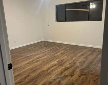 431 Evergreen Drive - Photo Thumbnail 5