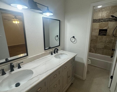 431 Evergreen Drive - Photo Thumbnail 7