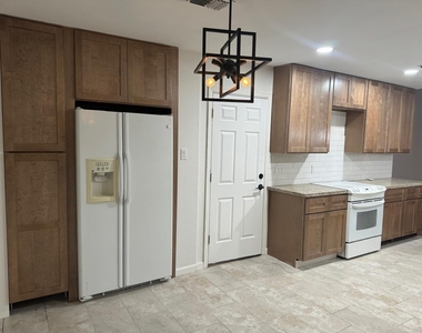 431 Evergreen Drive - Photo Thumbnail 2