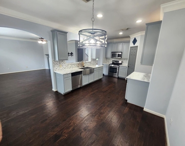16935 Jelly Park Stone Drive - Photo Thumbnail 6