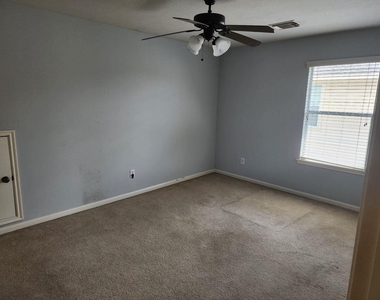 16935 Jelly Park Stone Drive - Photo Thumbnail 24