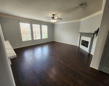 16935 Jelly Park Stone Drive - Photo Thumbnail 10