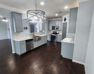 16935 Jelly Park Stone Drive - Photo Thumbnail 27