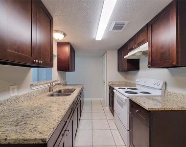 12330 Ormandy Street - Photo Thumbnail 2