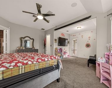 2209 Hidden Meadow Lane - Photo Thumbnail 25