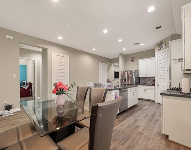 2209 Hidden Meadow Lane - Photo Thumbnail 10
