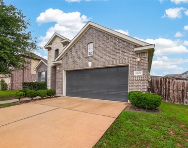 2209 Hidden Meadow Lane - Photo Thumbnail 2