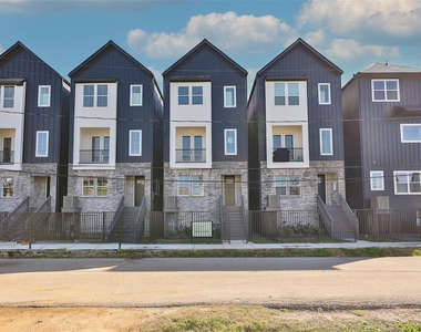 1020 W 15th 1/2 Street - Photo Thumbnail 1