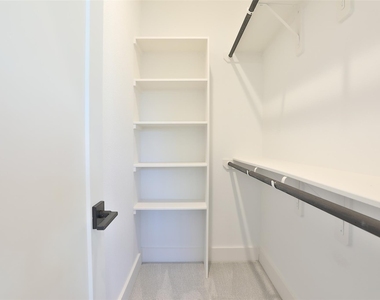 1020 W 15th 1/2 Street - Photo Thumbnail 9