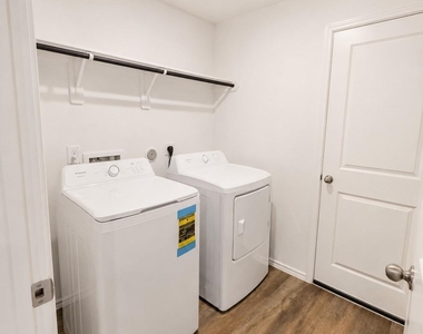 3523 Turnpike Drive - Photo Thumbnail 16