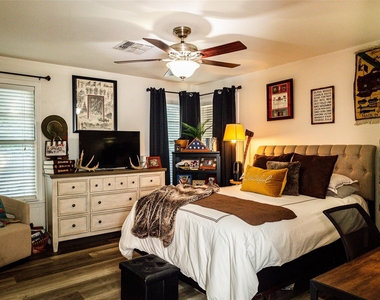 1601 S Chappell Hill Street - Photo Thumbnail 14
