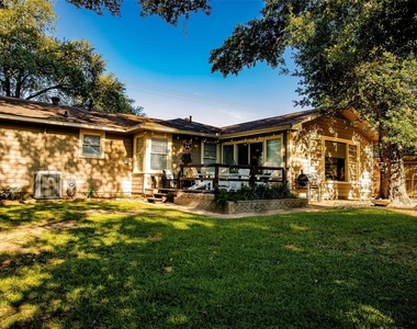1601 S Chappell Hill Street - Photo Thumbnail 3