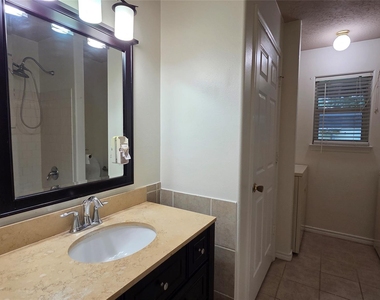 10635 Royal Cavins Drive - Photo Thumbnail 8