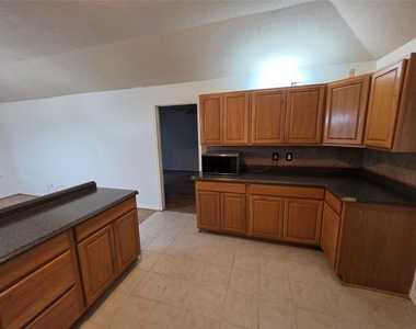 10635 Royal Cavins Drive - Photo Thumbnail 6